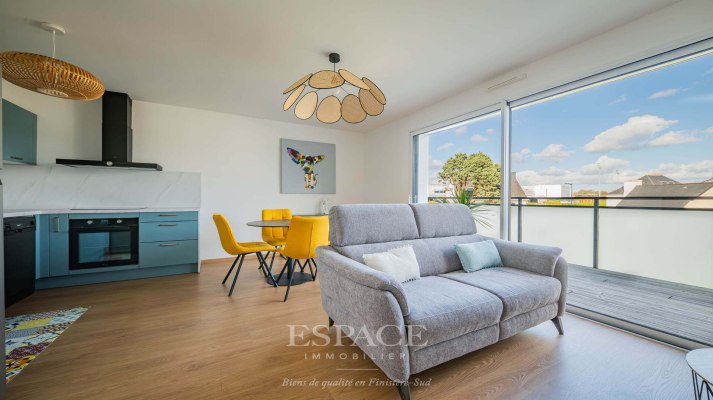 À vendre à Concarneau près des commerces : appartement 2 pièces récent avec balcon et stationnement