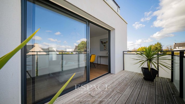 À vendre à Concarneau près des commerces : appartement 2 pièces récent avec balcon et stationnement