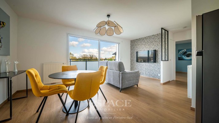 À vendre à Concarneau près des commerces : appartement 2 pièces récent avec balcon et stationnement