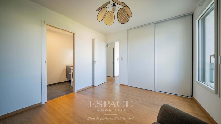 À vendre à Concarneau près des commerces : appartement 2 pièces récent avec balcon et stationnement