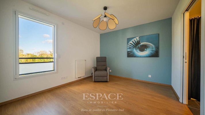 À vendre à Concarneau près des commerces : appartement 2 pièces récent avec balcon et stationnement