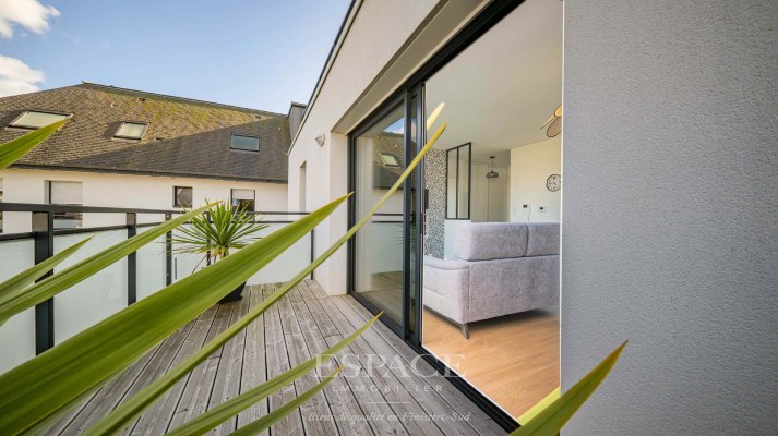 À vendre à Concarneau près des commerces : appartement 2 pièces récent avec balcon et stationnement