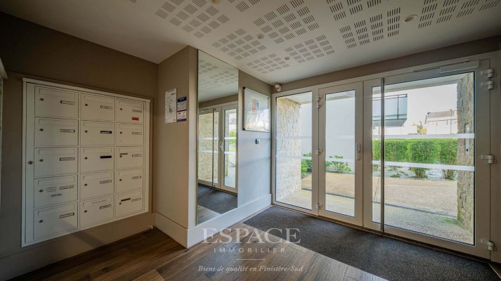 À vendre à Concarneau près des commerces : appartement 2 pièces récent avec balcon et stationnement