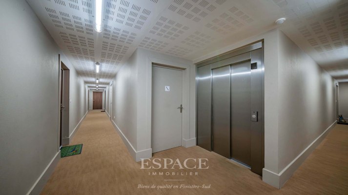 À vendre à Concarneau près des commerces : appartement 2 pièces récent avec balcon et stationnement