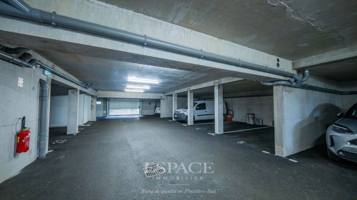 À vendre à Concarneau près des commerces : appartement 2 pièces récent avec balcon et stationnement