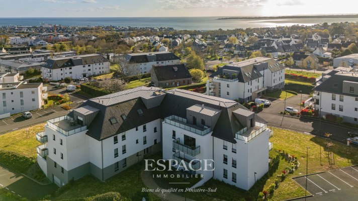 À vendre à Concarneau près des commerces : appartement 2 pièces récent avec balcon et stationnement