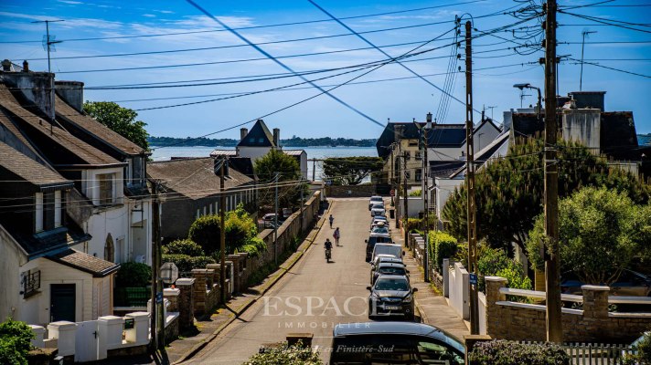 A vendre maison à fort potentiel près du bord de mer, quartier prisé de la Corniche à Concarneau