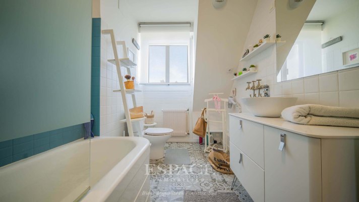 A vendre, à Concarneau, Maison rénovée avec jardin paysagé, à deux pas du bord de mer