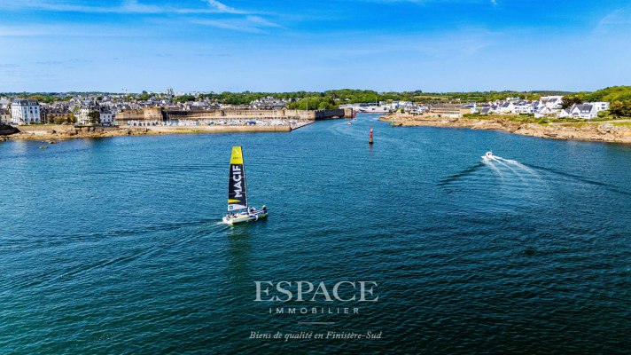 A vendre, à Concarneau, Maison rénovée avec jardin paysagé, à deux pas du bord de mer