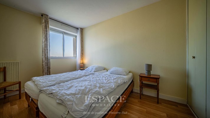 À vendre, dans le triangle d'or Concarnois - face à la mer : appartement 2 pièces avec terrasse et parking