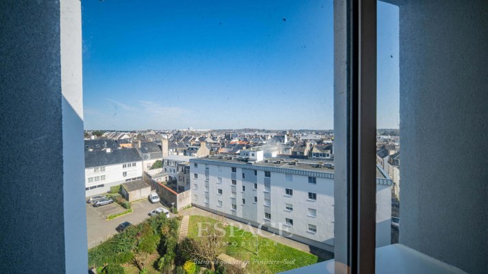 À vendre, dans le triangle d'or Concarnois - face à la mer : appartement 2 pièces avec terrasse et parking