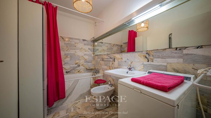 À vendre, dans le triangle d'or Concarnois - face à la mer : appartement 2 pièces avec terrasse et parking