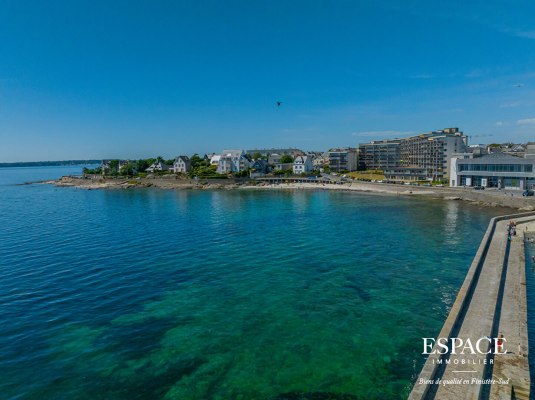 À vendre, dans le triangle d'or Concarnois - face à la mer : appartement 2 pièces avec terrasse et parking