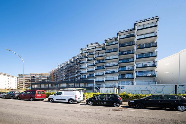 À vendre, dans le triangle d'or Concarnois - face à la mer : appartement 2 pièces avec terrasse et parking
