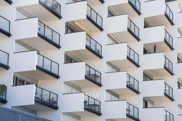 À vendre, dans le triangle d'or Concarnois - face à la mer : appartement 2 pièces avec terrasse et parking