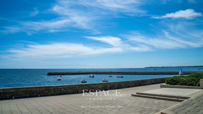 À vendre, dans le triangle d'or Concarnois - face à la mer : appartement 2 pièces avec terrasse et parking