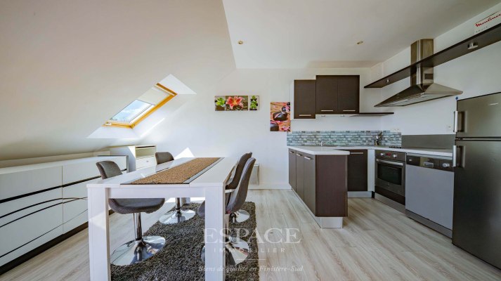 A Concarneau appartement T3 au dernier étage avec garage et place de parking privative