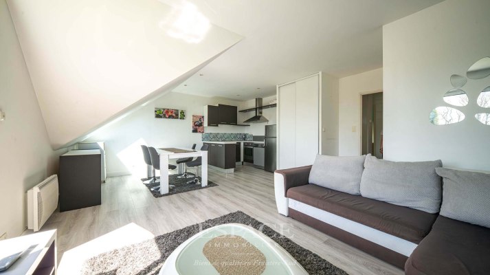 A Concarneau appartement T3 au dernier étage avec garage et place de parking privative