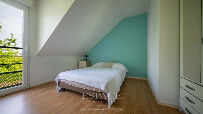 A Concarneau appartement T3 au dernier étage avec garage et place de parking privative