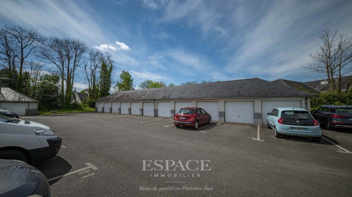 A Concarneau appartement T3 au dernier étage avec garage et place de parking privative