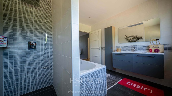 Maison Gouesnach 6 pièce(s) 181 m2