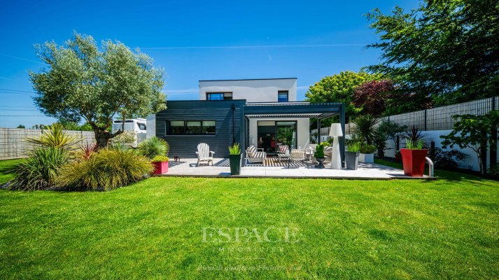 Maison Gouesnach 6 pièce(s) 181 m2