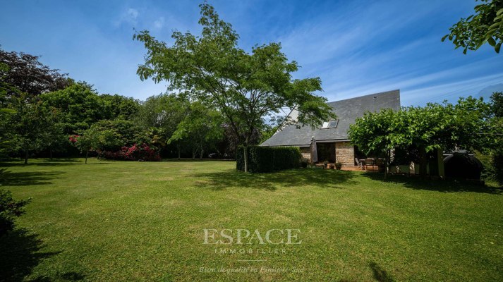 Maison d'architecte au coeur d'un parc paysager de 4 775 m² à vendre à Concarneau