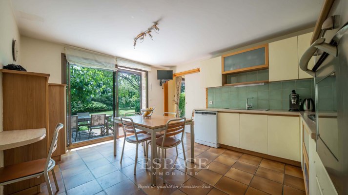 Maison d'architecte au coeur d'un parc paysager de 4 775 m² à vendre à Concarneau