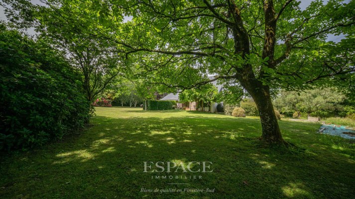 Maison d'architecte au coeur d'un parc paysager de 4 775 m² à vendre à Concarneau