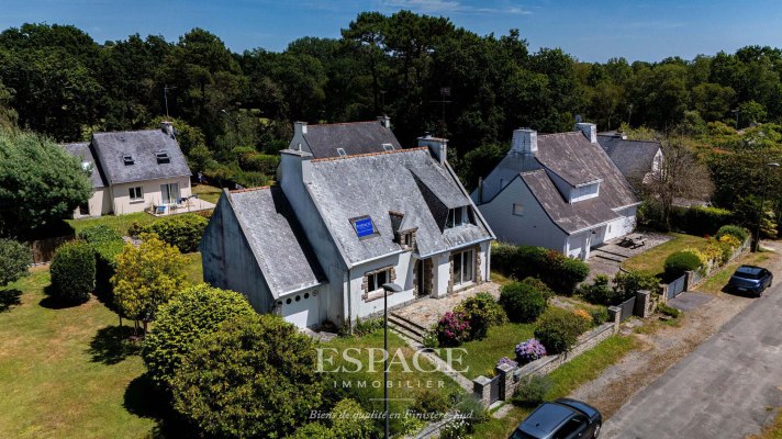 Maison vue imprenable sur le Golf de Cornouaille, proximité Port et Bourg