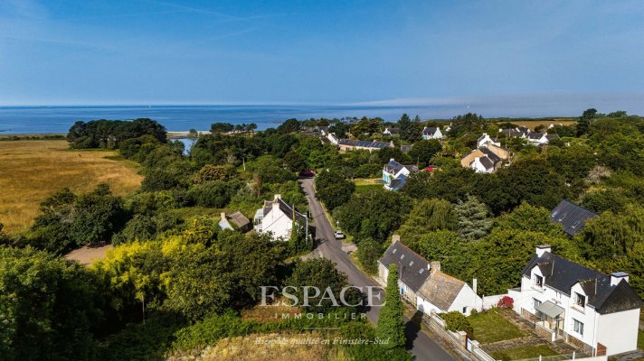Trégunc - Authentique maison en pierres debout à réinventer à deux pas du littoral