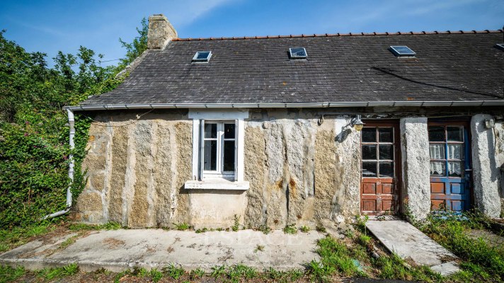 Trégunc - Authentique maison en pierres debout à réinventer à deux pas du littoral