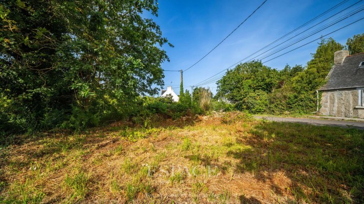 Trégunc - Authentique maison en pierres debout à réinventer à deux pas du littoral