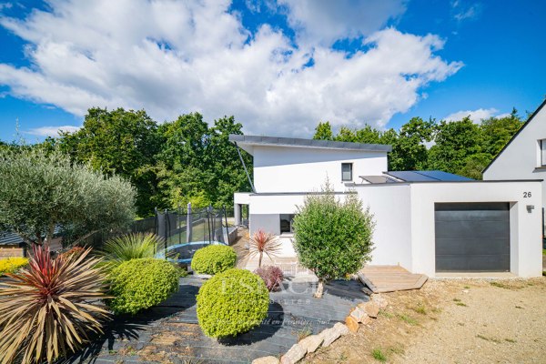 La Forêt Fouesnant - Maison contemporaine aux lignes élégantes, entre bourg et littoral