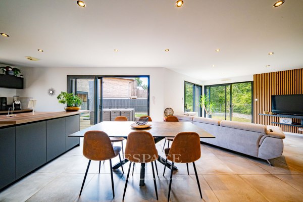 La Forêt Fouesnant - Maison contemporaine aux lignes élégantes, entre bourg et littoral
